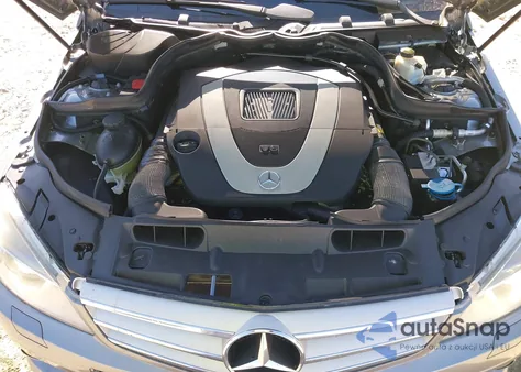 2008 Mercedes-Benz C 350 Sport z USA, uszkodzony, nr VIN WDDGF56X88F191700